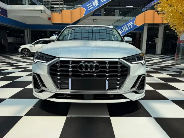 Audi Q3 — Фото автомобиля 2