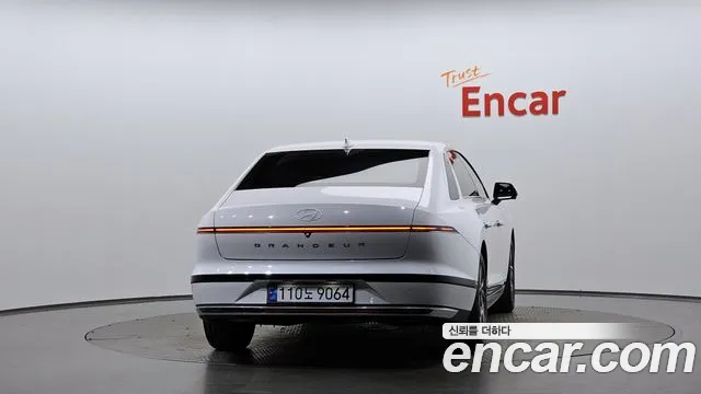 Hyundai Grandeur GN7 — Фото автомобиля 4