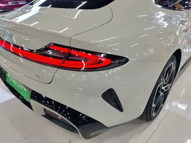 Xiaomi SU7 — Фото автомобиля 7
