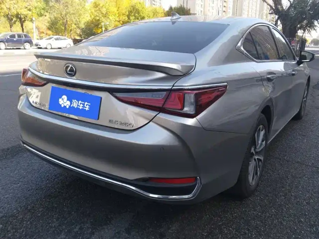 Lexus ES — Фото автомобиля 3