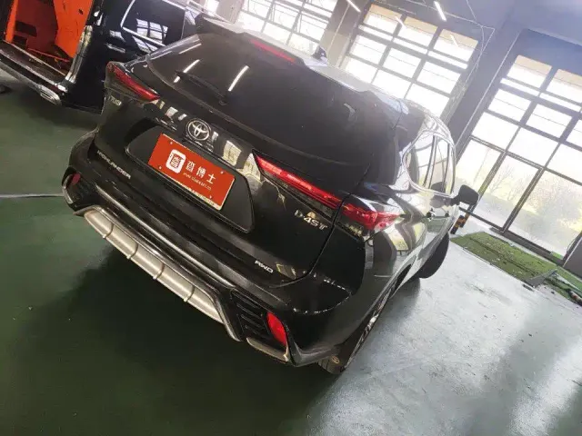 Toyota Highlander — Фото автомобиля 7