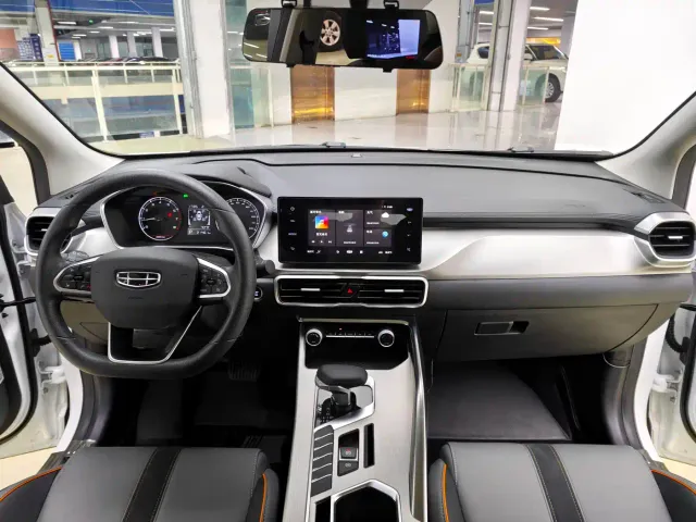 Geely Binyue — Фото автомобиля 10