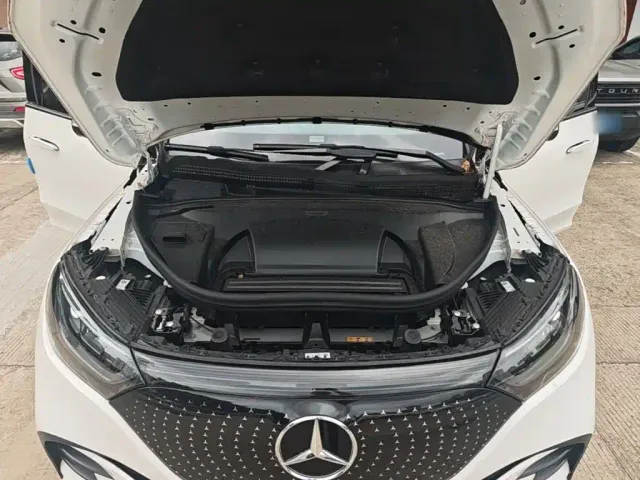 Mercedes-Benz EQE SUV — Фото автомобиля 19