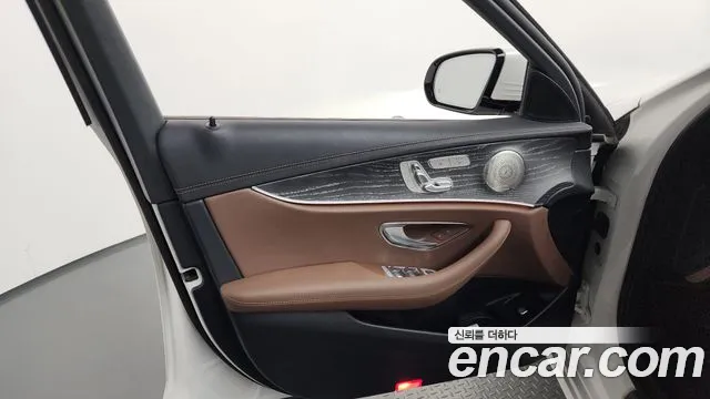 Mercedes-Benz E-Class E-класс W213 E350 4MATIC Avantgarde — Фото автомобиля 23