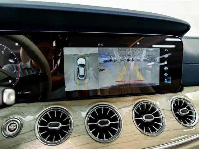 Mercedes-Benz E-Class — Фото автомобиля 10