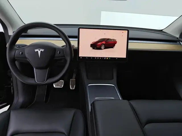 Tesla Model Y — Фото автомобиля 12