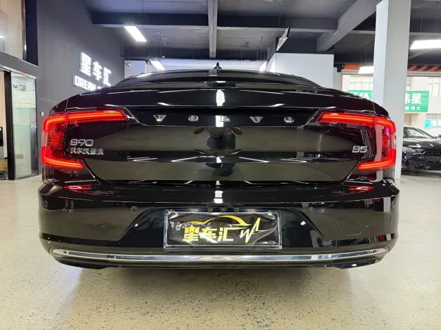 Volvo S90 — Фото автомобиля 12