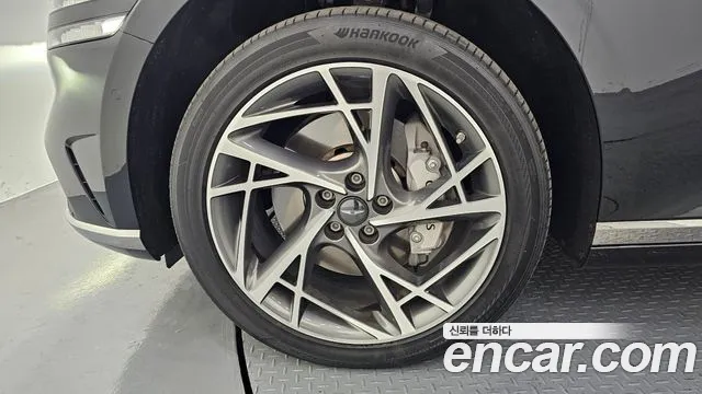 Genesis G90 Бензин 3.5 турбо AWD — Фото автомобиля 5