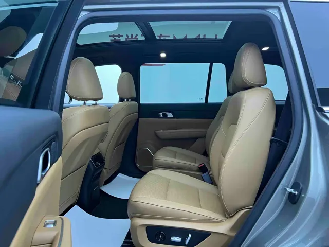 Li Auto ONE — Фото автомобиля 18