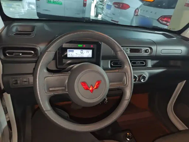 Wuling Zhiguang NEV — Фото автомобиля 5