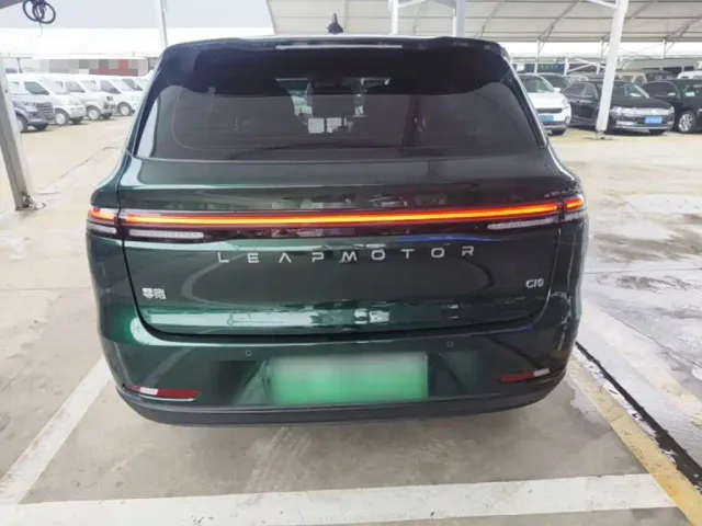 Leapmotor C10 — Фото автомобиля 5