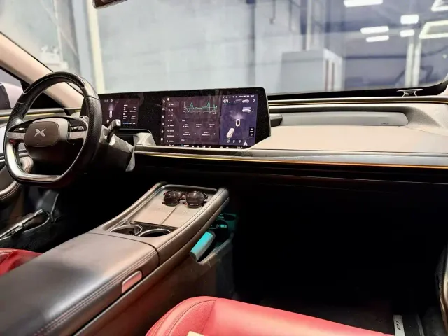 Xpeng P7 — Фото автомобиля 5