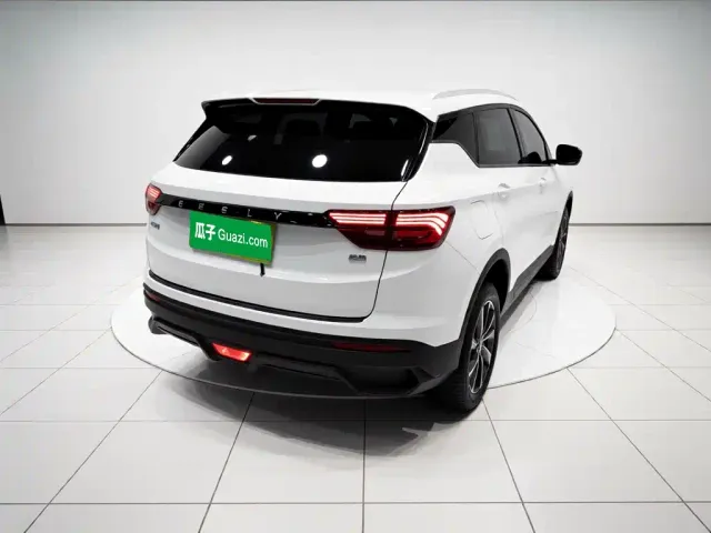 Geely Binyue — Фото автомобиля 6
