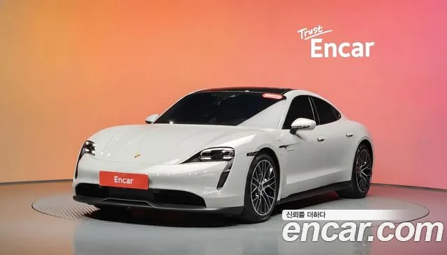 Фотография автомобиля — Porsche Taycan