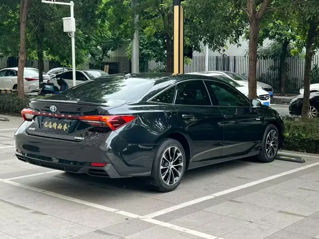 Toyota Avalon — Фото автомобиля 4