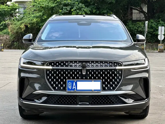 Lincoln Nautilus 2023 2.0T AWD Premium Edition — Фото автомобиля 2