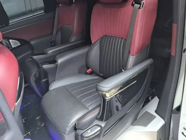 GAC Trumpchi Trumpchi M8 2023 Model Master Series 400T Ultimate Edition — Фото автомобиля 16