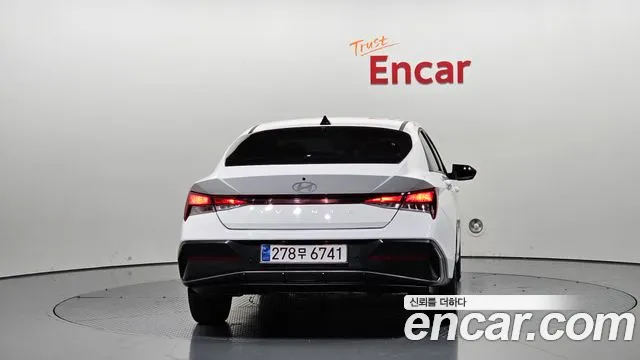 Hyundai Avante CN7 — Фото автомобиля 4