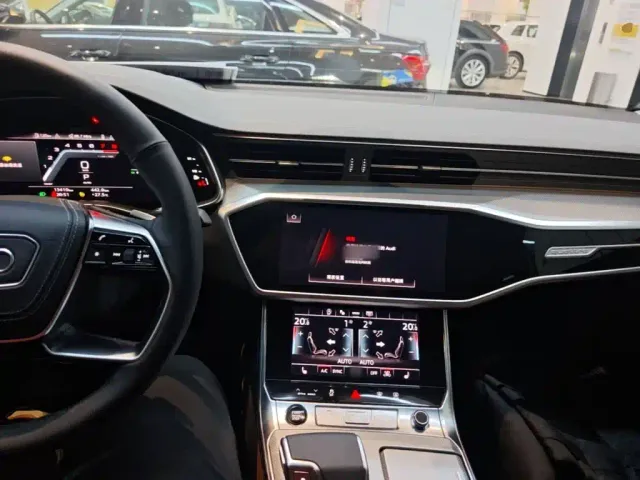 Audi A7L — Фото автомобиля 9
