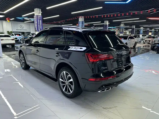 Audi Q5L — Фото автомобиля 7