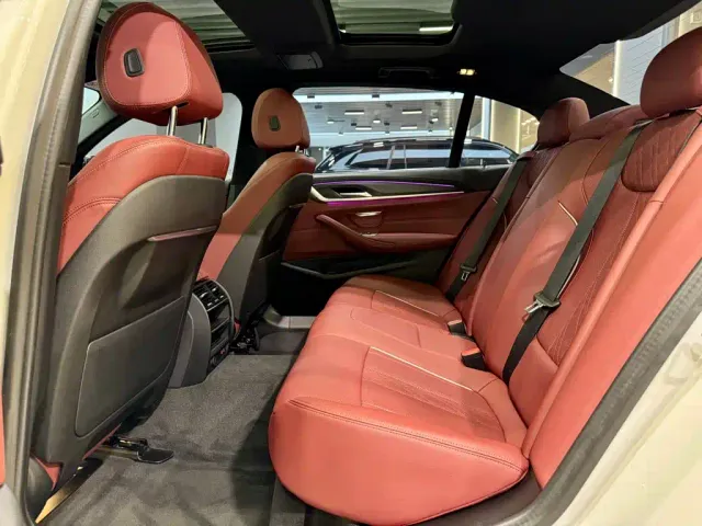 BMW 5 Series — Фото автомобиля 18