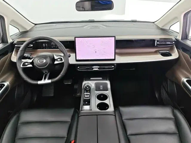 GAC Trumpchi E8 — Фото автомобиля 12