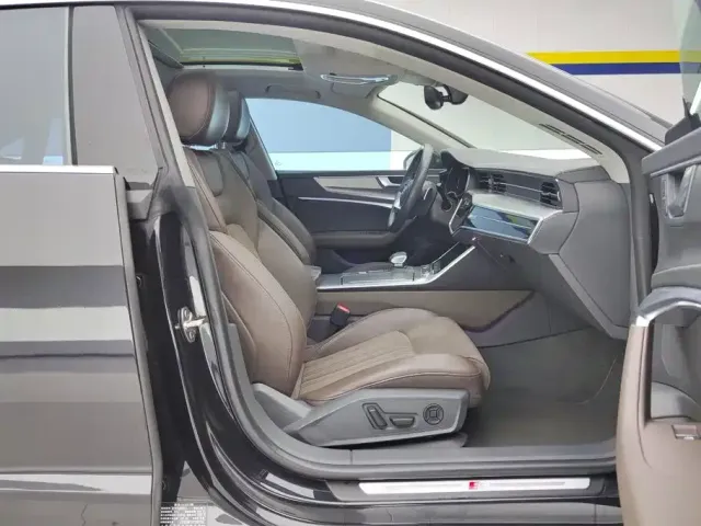 Audi A7L — Фото автомобиля 8