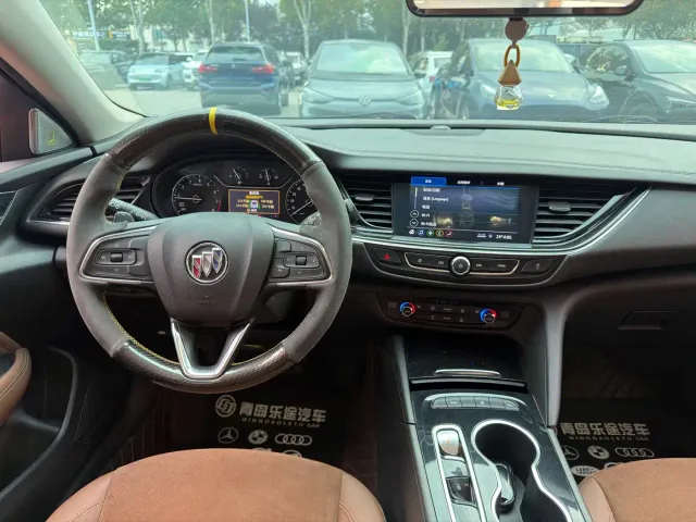Buick Regal — Фото автомобиля 13