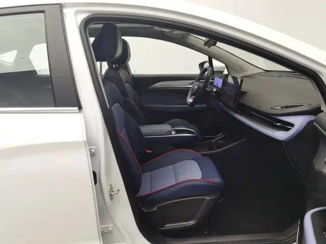 Geely Geometry M6 — Фото автомобиля 23