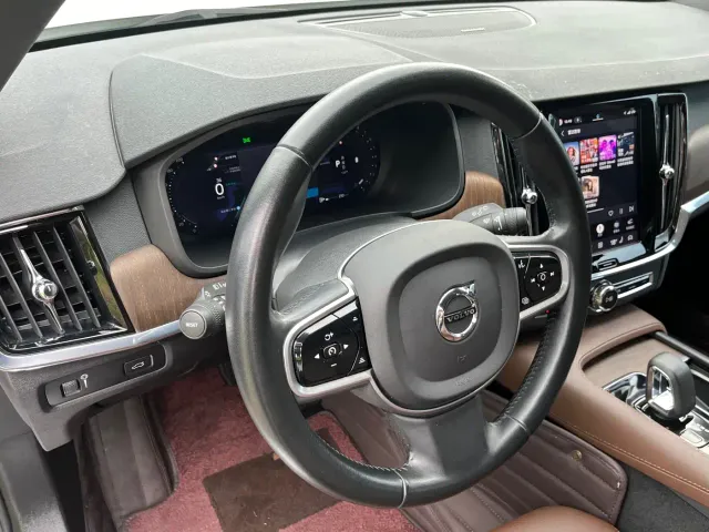 Volvo V90 — Фото автомобиля 12