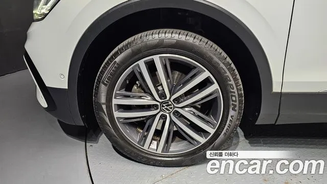 Volkswagen Tiguan — Фото автомобиля 5