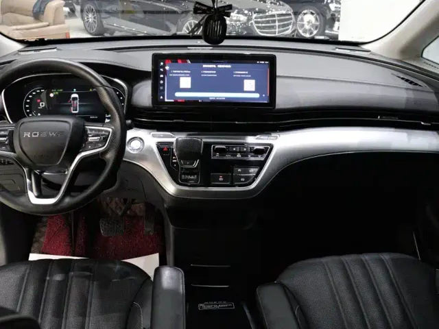 Roewe iMAX8 — Фото автомобиля 11