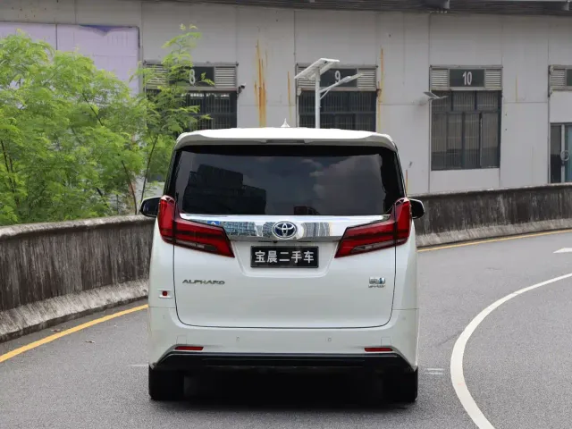 Toyota Alphard — Фото автомобиля 5