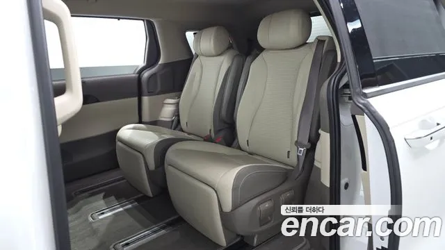 Kia Carnival 4th Gen — Фото автомобиля 18