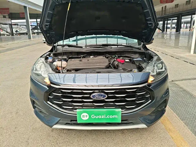 Ford Escape — Фото автомобиля 19