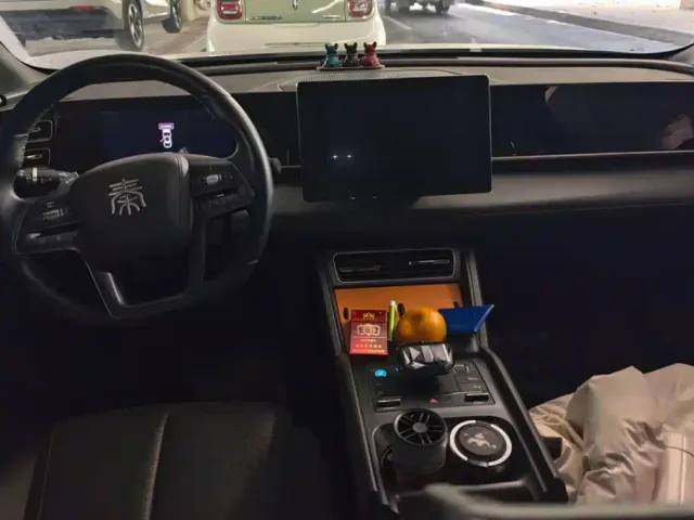 BYD Qin L — Фото автомобиля 12