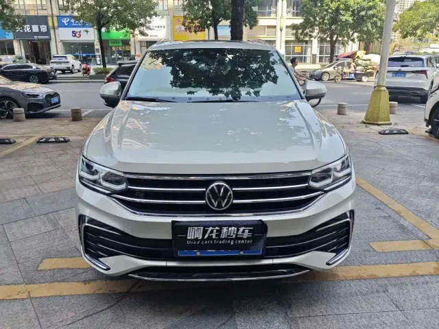 Volkswagen Tiguan L — Фото автомобиля 2