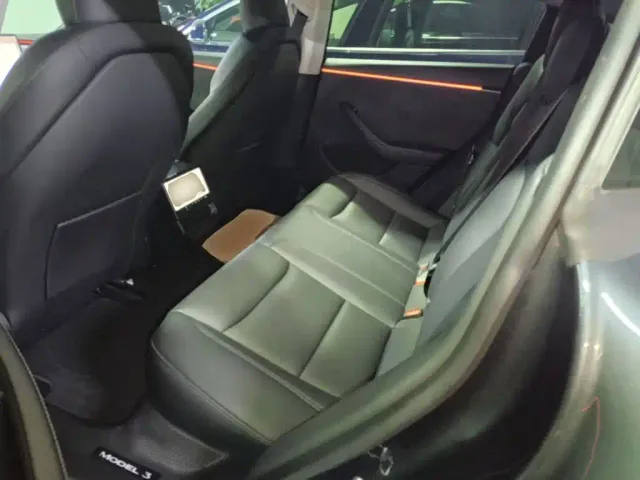 Tesla Model 3 — Фото автомобиля 16
