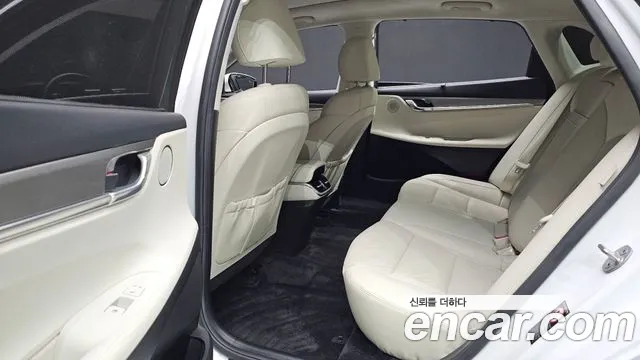 Hyundai Grandeur New — Фото автомобиля 12