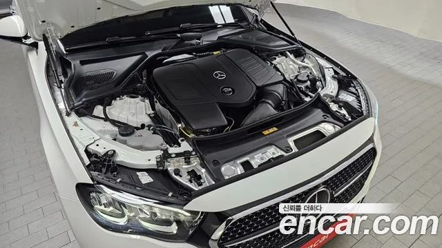 Mercedes-Benz E-Class — Фото автомобиля 6