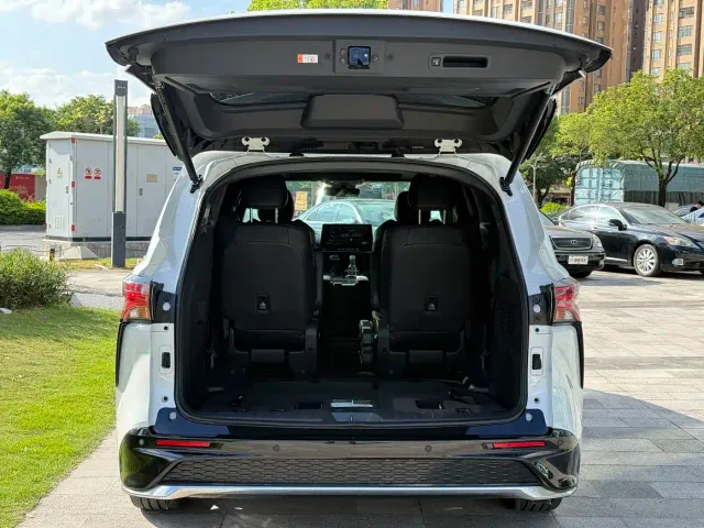 Toyota Granvia — Фото автомобиля 20