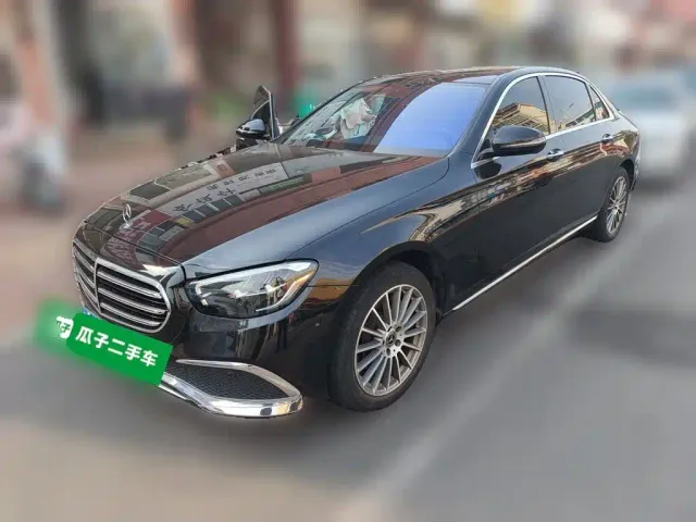 Фотография автомобиля — Mercedes-Benz E-Class