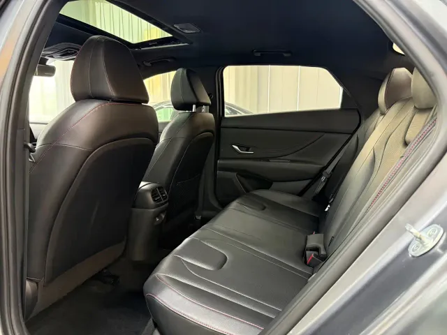 Hyundai Elantra — Фото автомобиля 12