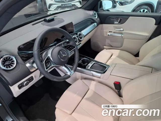 Mercedes-Benz EQB X243 — Фото автомобиля 2