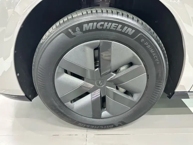 Li Auto MEGA — Фото автомобиля 26