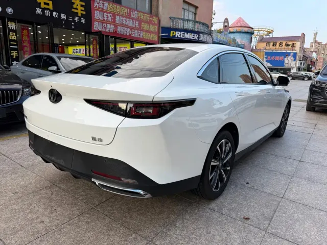 Changan Eado — Фото автомобиля 8
