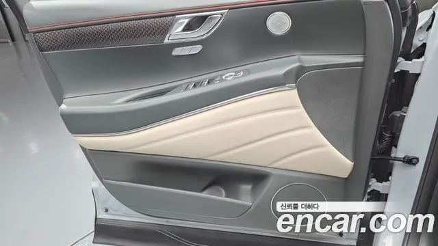 Genesis GV80 — Фото автомобиля 24