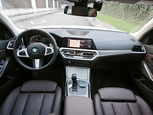 BMW 3 Series — Фото автомобиля 20