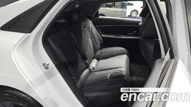 Hyundai Avante CN7 — Фото автомобиля 11