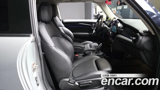 Mini Cooper — Фото автомобиля 11